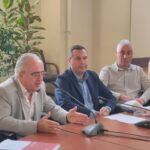 Assieme ai Presidenti e ai Direttori di #Municipio abbiamo approfondito le tematiche relative agli incarichi di Elevate Qualificazioni, sullo Smart Working e sul TFR del personale a tempo determinato. È stato un confronto proficuo per porre in essere una nuova concezione organizzativa del lavoro presso Roma Capitale, diretta a valorizzare le attitudini professionali dei dipendenti instaurando un rapporto di reciproco affidamento e fiducia tra gli stessi ed il datore di lavoro, volta al potenziamento dell'utilizzo dello strumento dello Smart Working in linea con le disposizioni contenute nel Piano Integrato Attività e Organizzazione 2023/2025. Sul tema del TFR prosegue il lavoro di supporto del Dipartimento Organizzazione e Risorse Umane nei confronti dei Municipi per l'inserimento delle pratiche nel nuovo sistema informatico. Sul punto abbiamo anche avviato una collaborazione con l'INPS per velocizzare i tempi dei pagamenti a favore del personale a tempo determinato.