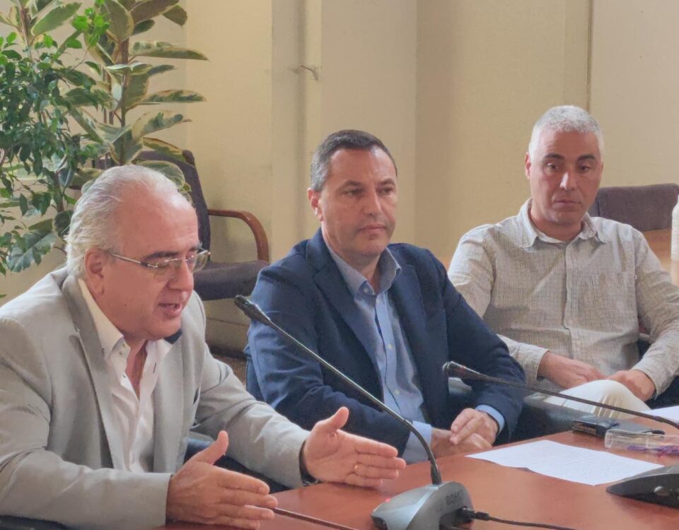 Assieme ai Presidenti e ai Direttori di #Municipio abbiamo approfondito le tematiche relative agli incarichi di Elevate Qualificazioni, sullo Smart Working e sul TFR del personale a tempo determinato. È stato un confronto proficuo per porre in essere una nuova concezione organizzativa del lavoro presso Roma Capitale, diretta a valorizzare le attitudini professionali dei dipendenti instaurando un rapporto di reciproco affidamento e fiducia tra gli stessi ed il datore di lavoro, volta al potenziamento dell'utilizzo dello strumento dello Smart Working in linea con le disposizioni contenute nel Piano Integrato Attività e Organizzazione 2023/2025. Sul tema del TFR prosegue il lavoro di supporto del Dipartimento Organizzazione e Risorse Umane nei confronti dei Municipi per l'inserimento delle pratiche nel nuovo sistema informatico. Sul punto abbiamo anche avviato una collaborazione con l'INPS per velocizzare i tempi dei pagamenti a favore del personale a tempo determinato.
